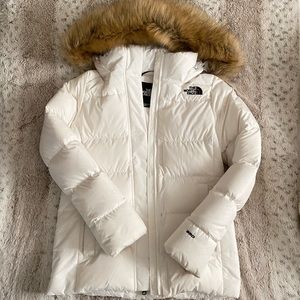 550 White North Face Puffer